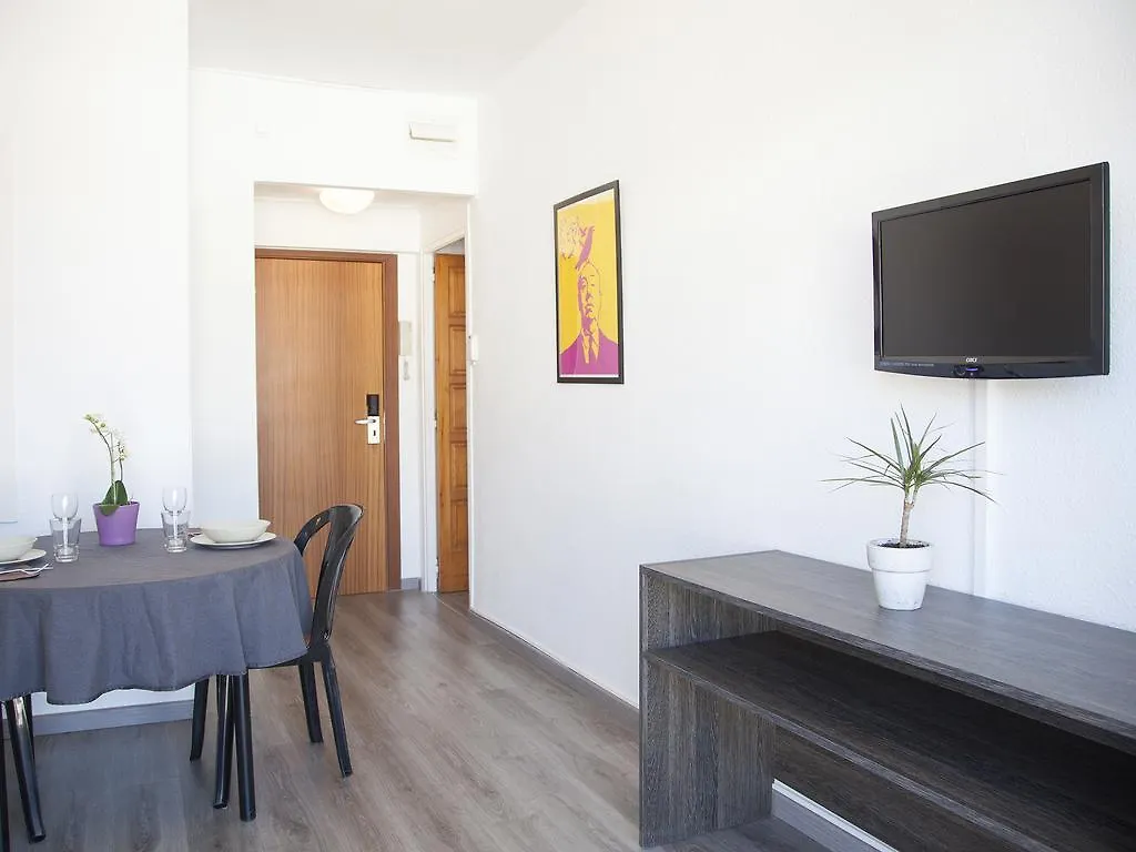 Apartaments Atzavara Calella Apartamento