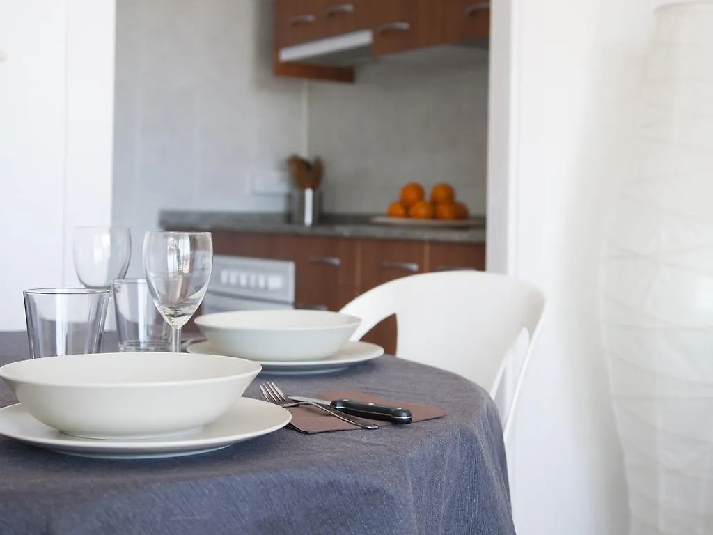 Apartaments Atzavara Calella 0*,  España